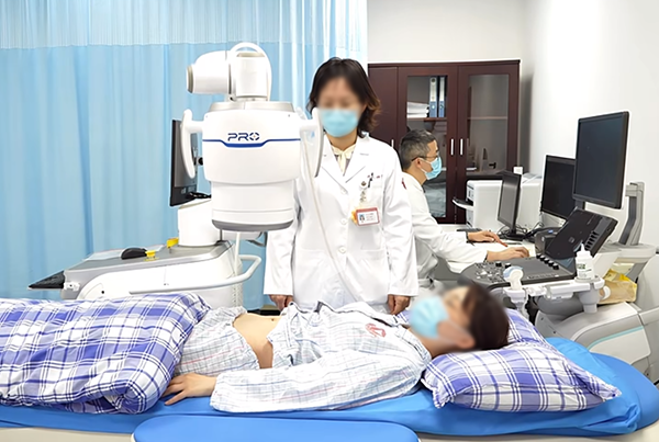 AG庄闲普罗超声聚焦治疗机器人